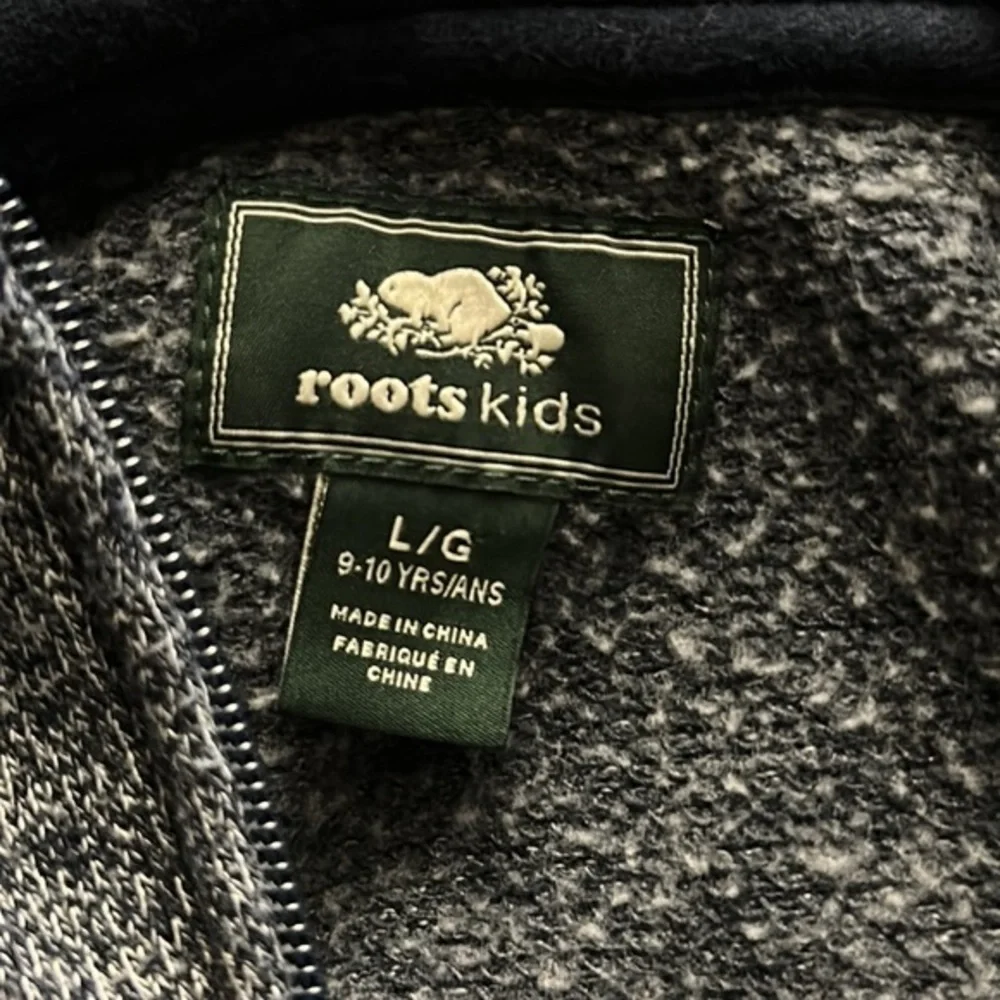 Roots Kids zip up navy blue sweatshirt jd - Picture 4 of 7